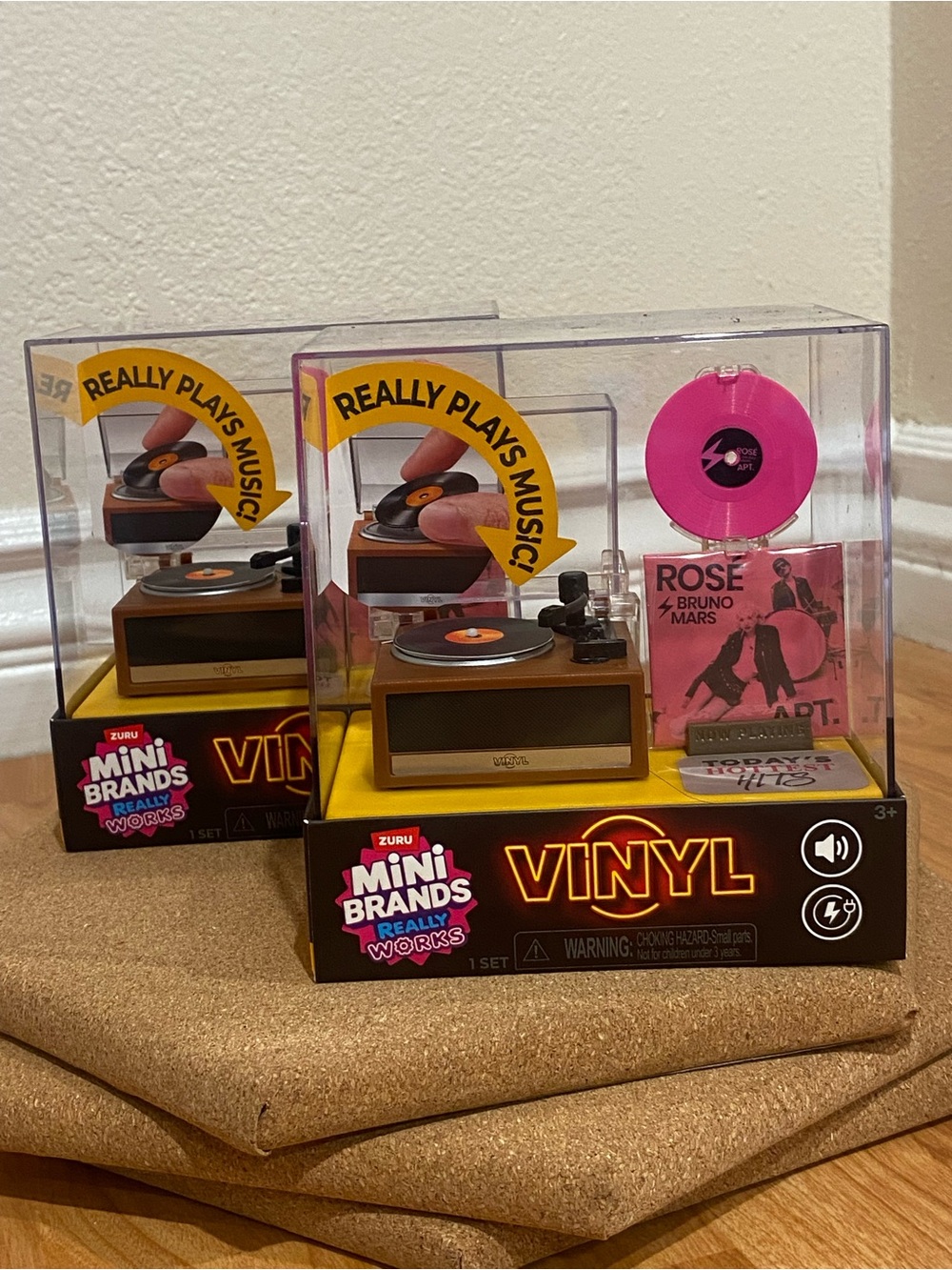 ZURU Mini Brands VINYL - “Really Works” Record Player.